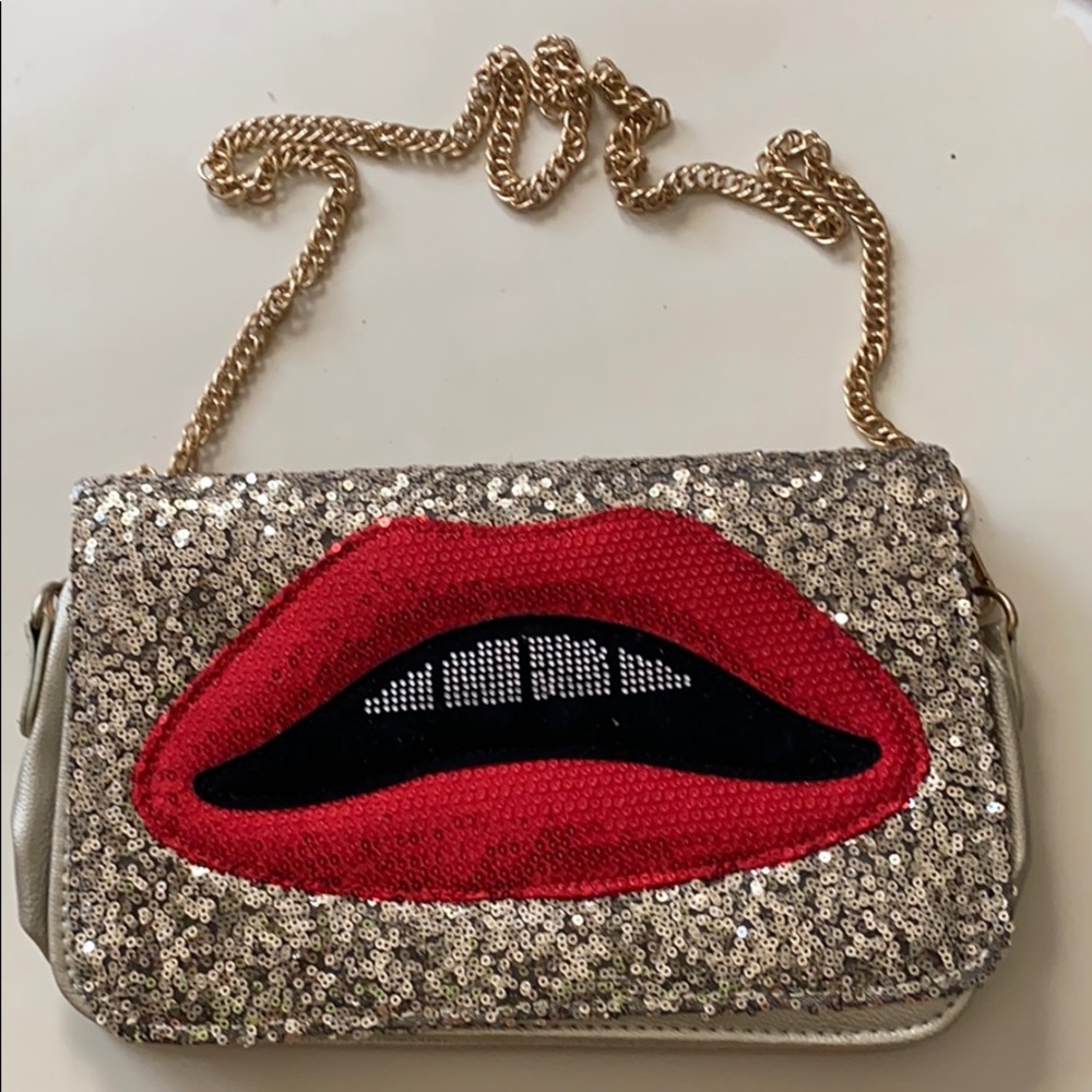 fun lips sequin handbag